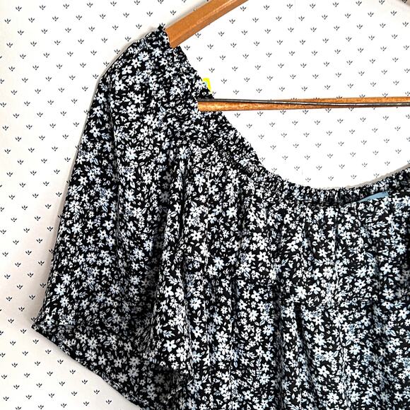 CeCe Square Neck Floral Blouse M Black White NWT Top Womens Flowy Demure Boho - Picture 6 of 6